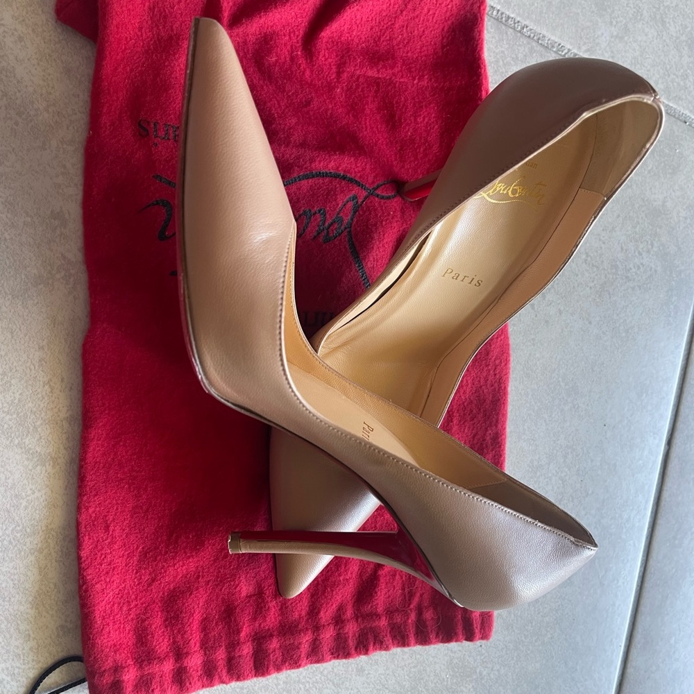 Christian Louboutin Apostrophy pumps